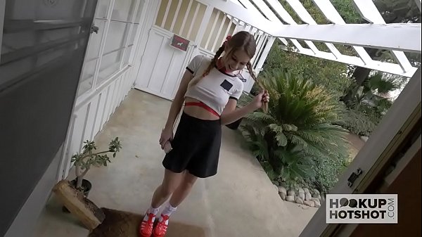 Schoolgirl meets up with a guy onlline